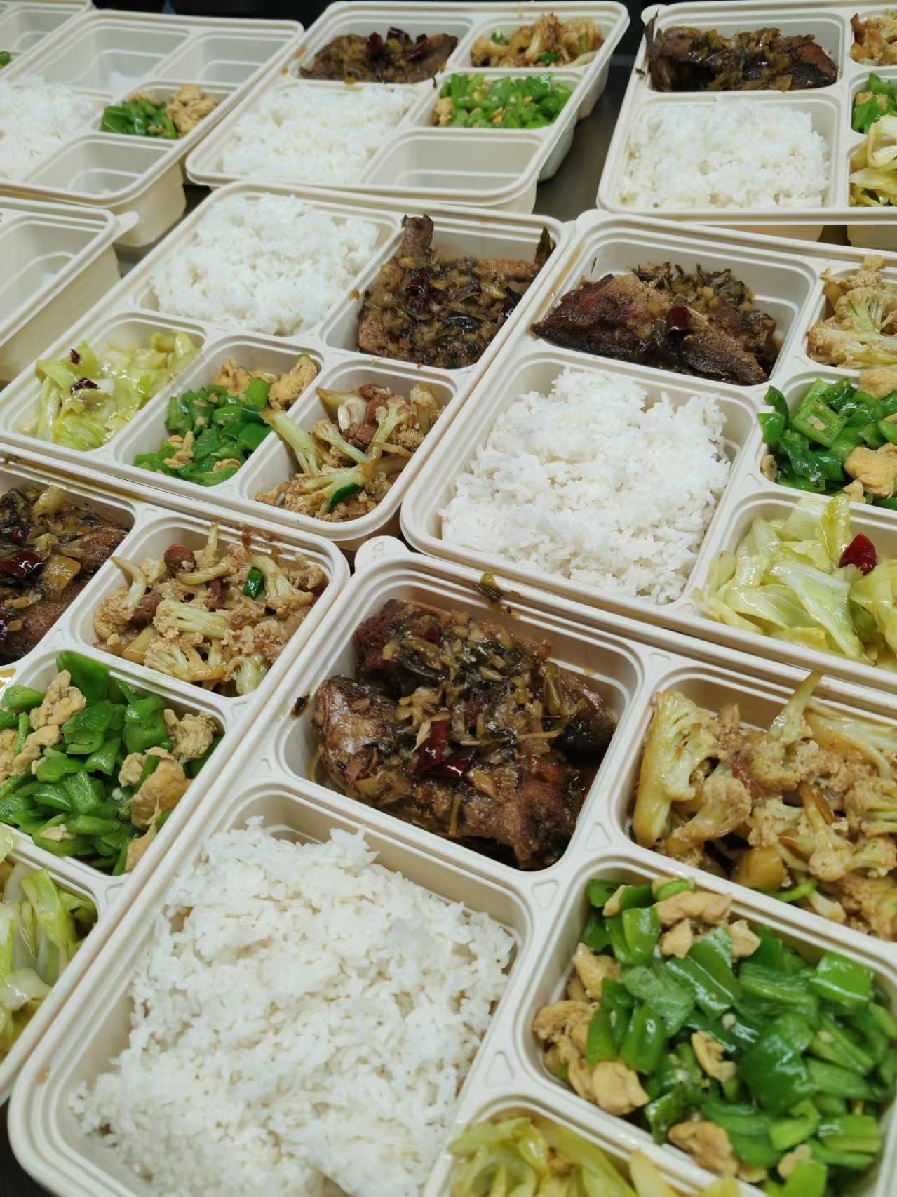 午餐新招～简易盒饭