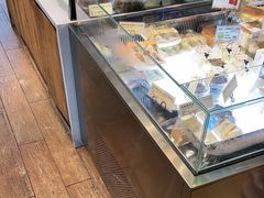 面包甜点陈列柜-匠造烘焙(上海湾店)