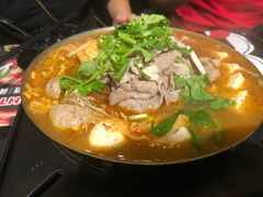 招牌臭臭锅-8锅臭臭锅·正宗台湾小火锅(中心五路店)