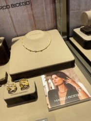 -周生生Chow Sang Sang(先天下店)