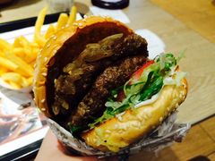 -The Habit Burger Grill 哈比特汉堡(爱琴海店)