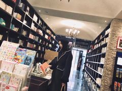 -钟书阁(松江泰晤士小镇店)