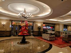 -深圳富苑皇冠假日套房酒店