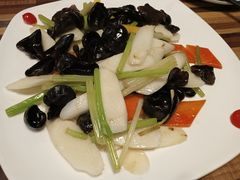 百合银杏炒黑木耳-云顶咖啡厅·中西餐(天诚港店)