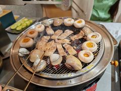 -围炉肉舍•炭烤活鳗•丹东海鲜烤肉(步行街店)