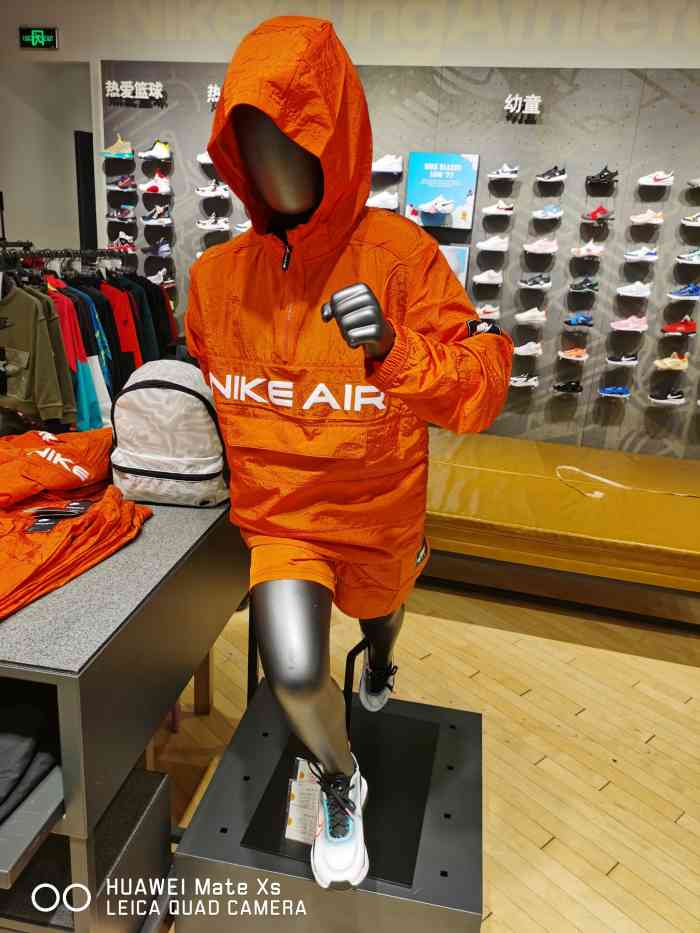nike(华润万象城体验店)-"青岛万象城商场里的耐克体验店,上下两层,.