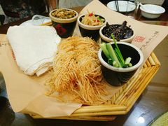 -丁里羊肉小镇(天鹅湖总店)