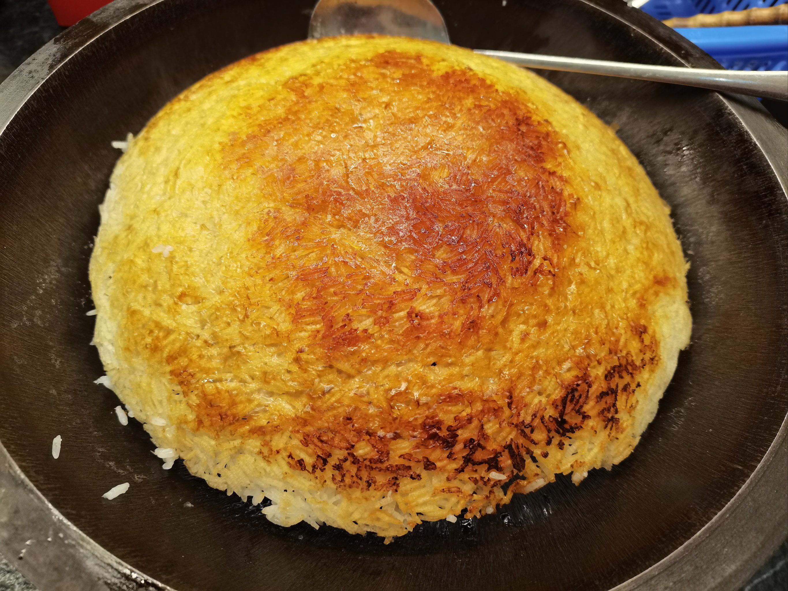 因为这个菜要等都时间长,米饭里有咸货的香味,锅巴嘎嘣脆,一开锅的