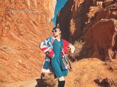 -天山神秘大峡谷