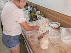 -孖妹上肉饺子馆