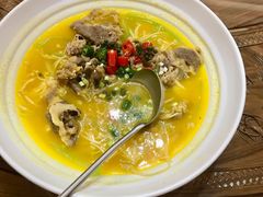 至激酸辣汤灼肥牛-悦湖公馆