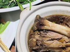-老码头黑皮肘子锅包肉(赣水路店)