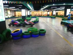 跑道-卡尔飞车(长沙喜盈门范城店)