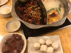 -家乡重庆火锅店
