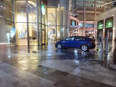 -TESLA 特斯拉(上海太古汇体验店)