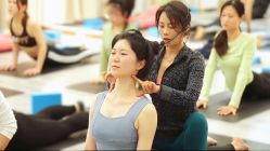 -亚太瑜伽普拉提学院