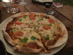 -Chom Cafe and Restaurant