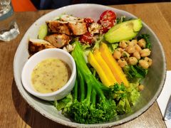 鸡肉牛油果芒果色拉-Wagas沃歌斯(太古汇店)