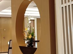 -鱼鲜饭香·招牌汽锅剁椒鱼头王