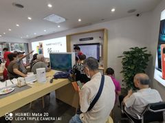 -华为授权体验店(万航渡路)
