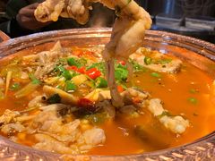 -沪小二炭火蛙锅(淮海中路美食不夜城店)