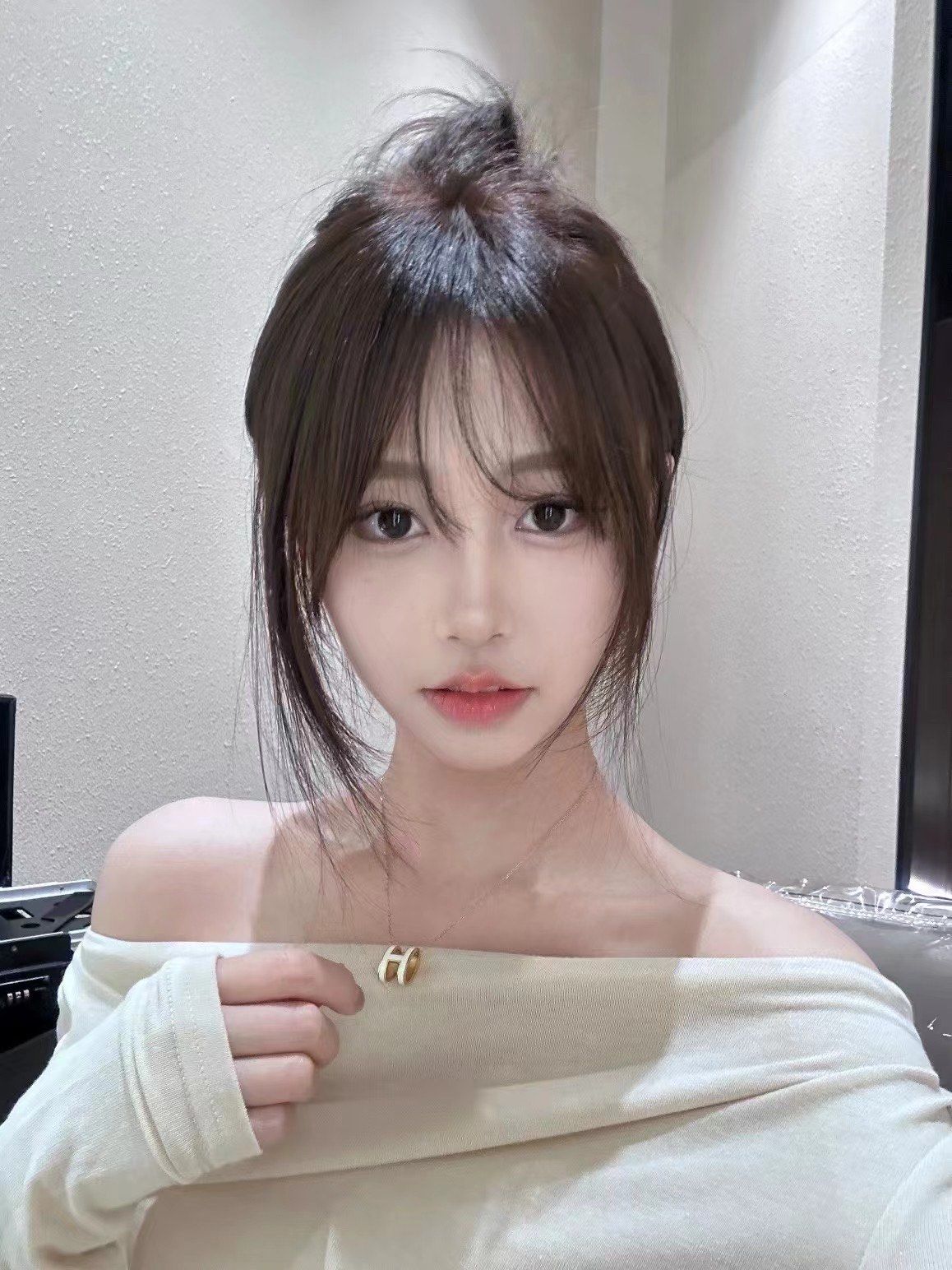 瘦脸刘海显脸小