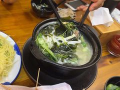 -丽虹云南过桥米线(兴工街店)
