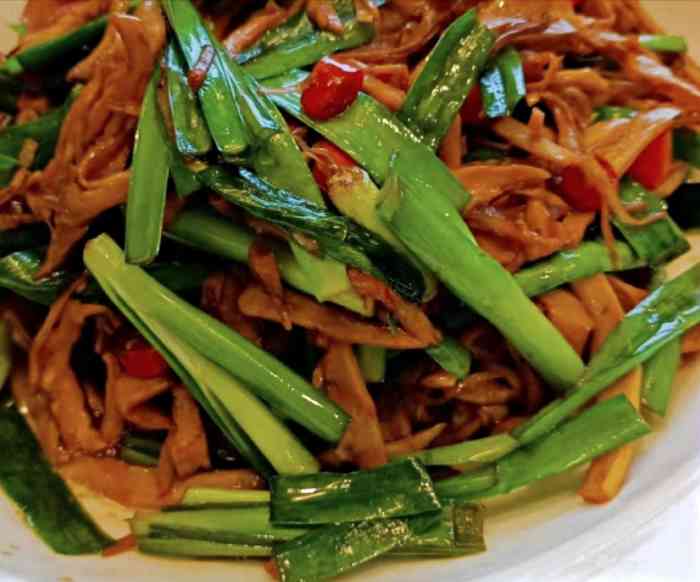 湖南家常菜(中意一路店)-"今天妹妹过生日,特意选了一家,绿草地湘菜