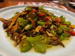 -老滇山寨•云南特色菜•地方菜•民族风情歌舞表演(金碧店)