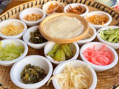 -包整·丝娃娃(一览甲秀楼风景店)