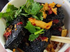 -黑色经典臭豆腐·湖南特产(步行街店)