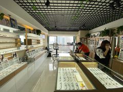-视野联行眼镜·蔡司授权店(长白万象汇店)