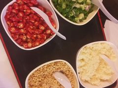 -鲜入围煮花胶鸡海鲜火锅