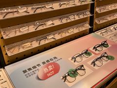 -LOOK眼镜·蔡司依视路配镜(宝山万达店)
