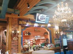 -米德维奇俄式西餐厅(西六道街店)