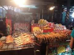 -六合夜市