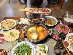 -苗阿哥酸汤牛肉火锅(体育场店)