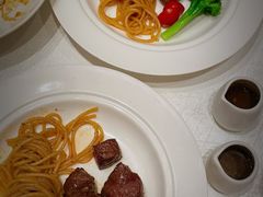 -景月阁空中食府(希尔顿酒店)