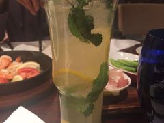 -香格里拉鱼跃地中海西餐厅·牛排披萨