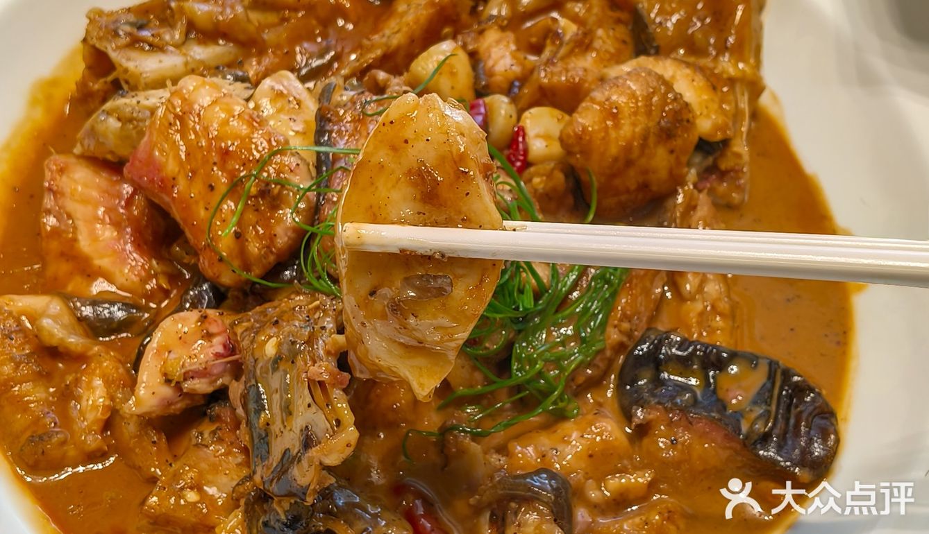 这鮰鱼吃了，终生难忘，鱼皮敲敲敲软糯😋