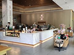 自助取餐区-星巴克臻选(深圳龙华红山天虹店)