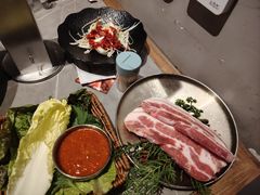 -草家酱蟹炭火烤肉店(珲春南路一店)