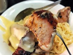 猪颈肉芝士捞公仔面-新记餐厅(香槟大厦店)