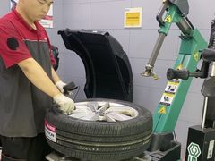 -哈贝卡汽车服务连锁(硕士路店)