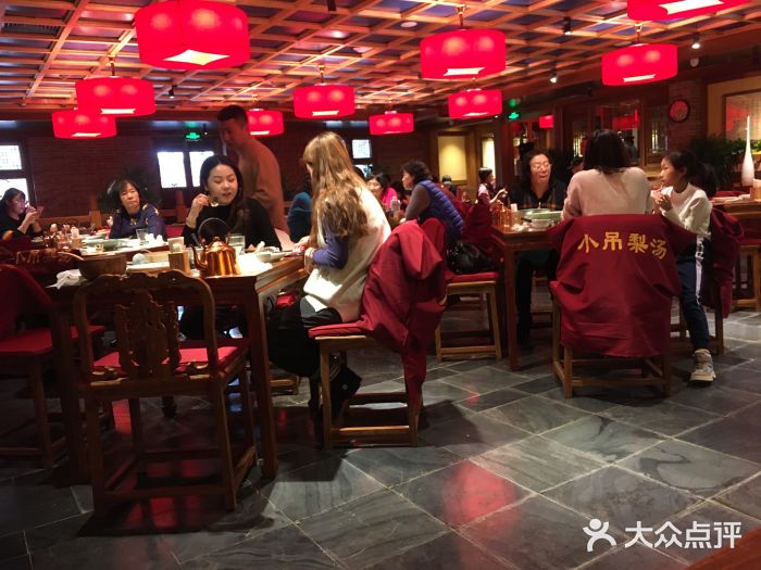 小吊梨汤·北京菜·烤鸭(长安商场-首都博物馆店)大堂图片