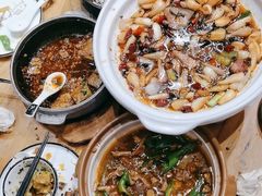 -帅巴人舅母子腊蹄民俗村