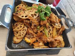 招牌悦蓉牛蛙干锅-精悦蓉(松江万达广场店)