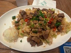 火山牛肉炒饭-玛格萝妮比萨屋(四平店)