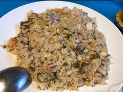-臻鲜燕海鲜融合餐厅(金陵style店)