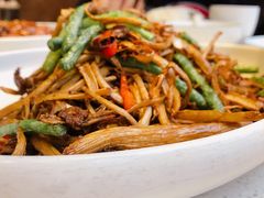 豆角茶树菇-闫府私房菜·百年鲁菜(恒隆店)